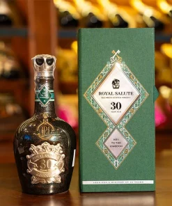 Rượu Royal Salute 30
