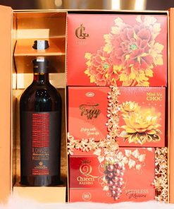 HỘP QUÀ VŨ MỘNG CẦM XUÂN ĐỎ RƯỢU IL CAVALEIRE