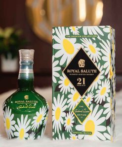 Rượu ROYAL SALUTE 21 Richard Quinn Edition II Daisy(70cl)